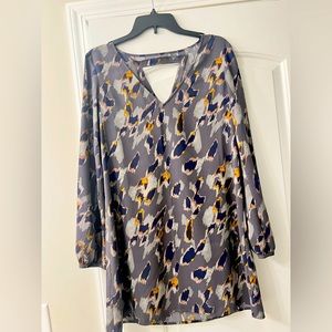 Leith brand Dress with fun print in grey, light grey, deep purple, cognac brown